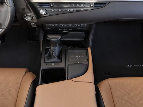Used 2021 Lexus ES 350 Ultra Luxury w/ Accessory Package 2 FWD image 14