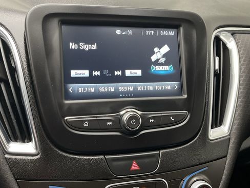 Used 2018 Chevrolet Malibu LT image 16