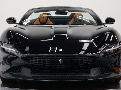 Used 2025 Ferrari Roma Spider RWD image 4