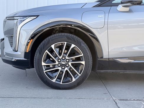 Certified 2025 Cadillac Optiq Sport 1 w/ LPO, Floor Liner Package image 8