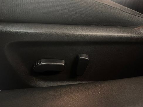 Used 2025 Nissan Altima 2.5 SV FWD image 14