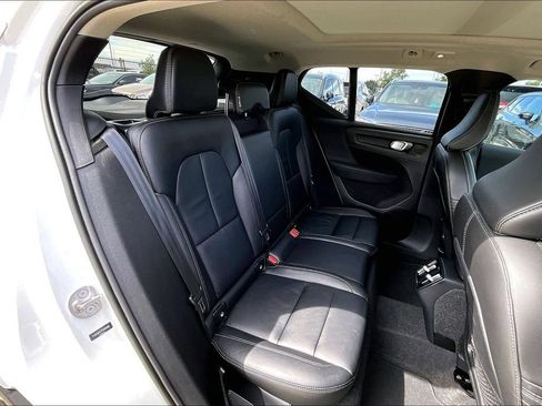 Used 2023 Volvo XC40 B4 Plus w/ Protection Package Premier FWD image 35