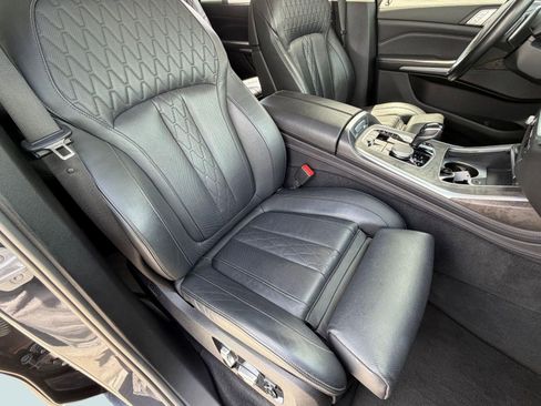 Used 2020 BMW X7 xDrive40i w/ Premium Package image 19