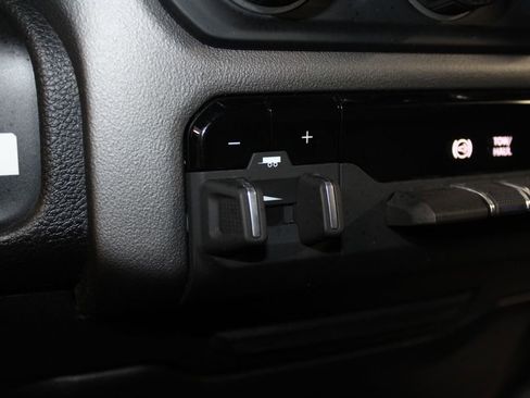 Used 2022 RAM 2500 Big Horn image 43