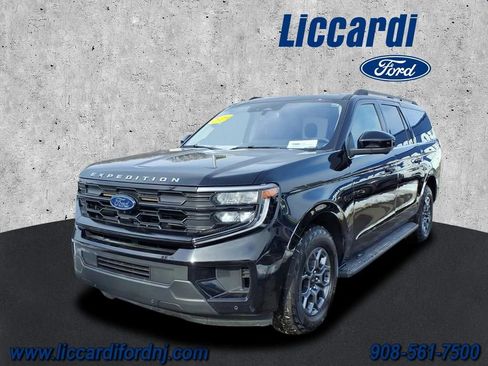 Used 2025 Ford Expedition Max Active image 3