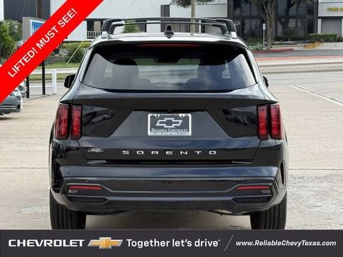 Used 2022 Kia Sorento EX w/ Panoramic Sunroof Package FWD image 7