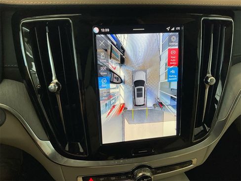 New 2026 Volvo V60 B5 Cross Country Ultra w/ Protection Package Premier image 24