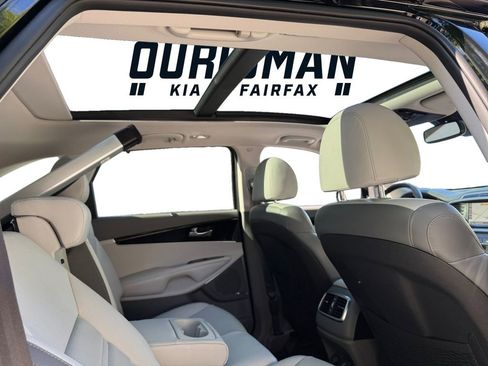Used 2019 Kia Sorento SX w/ SX Touring Package AWD/4WD image 16