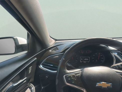 Used 2017 Chevrolet Malibu LT FWD image 22