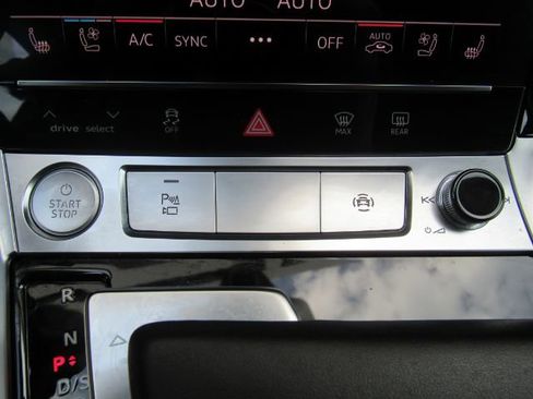 Used 2019 Audi e-tron Prestige w/ Prestige Package image 51