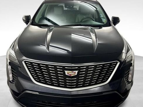 Used 2023 Cadillac XT4 Luxury image 3