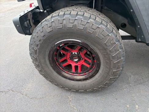 Used 2019 Jeep Wrangler Unlimited Rubicon AWD/4WD image 17