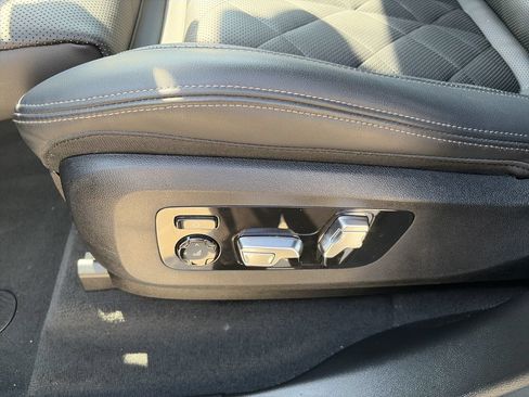 Certified 2025 BMW X7 xDrive40i AWD/4WD image 15