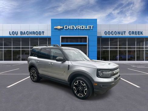 Used 2023 Ford Bronco Sport Outer Banks w/ Tech Package AWD/4WD image 2