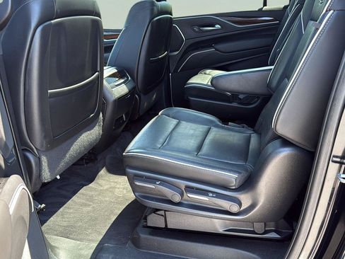 Used 2023 Cadillac Escalade ESV Premium Luxury AWD/4WD image 13