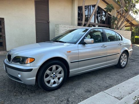 Used 2005 BMW 325i Sedan RWD image 3