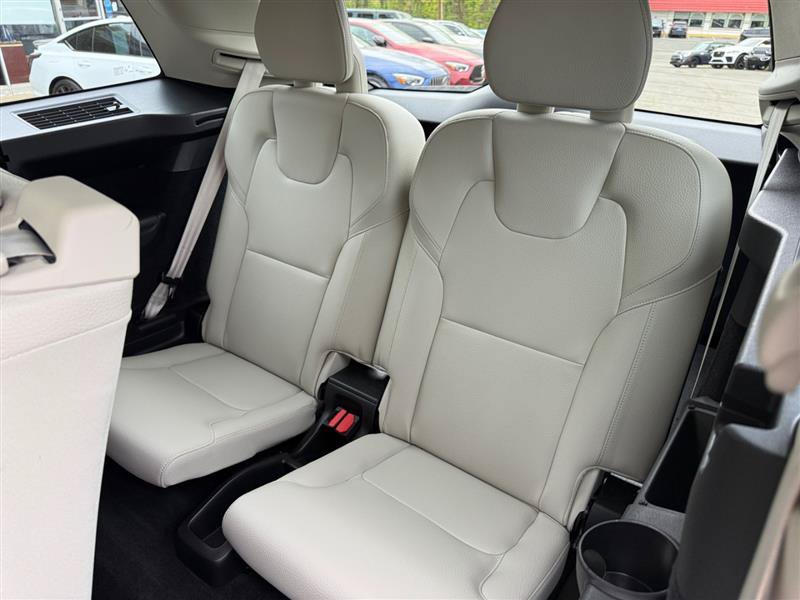 Used 2021 Volvo XC90 T6 Momentum w/ Climate Package AWD/4WD image 21