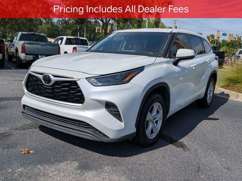 Used 2022 Toyota Highlander L FWD image 9
