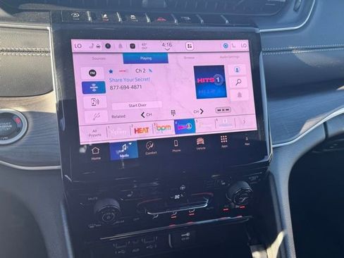 Certified 2025 Jeep Grand Cherokee Limited w/ Black Appearance Package image 32