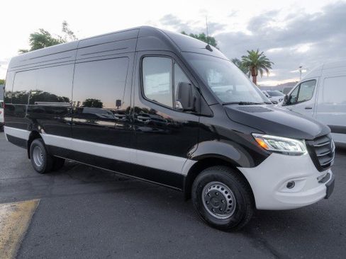 New 2025 Mercedes-Benz Sprinter 3500 image 3