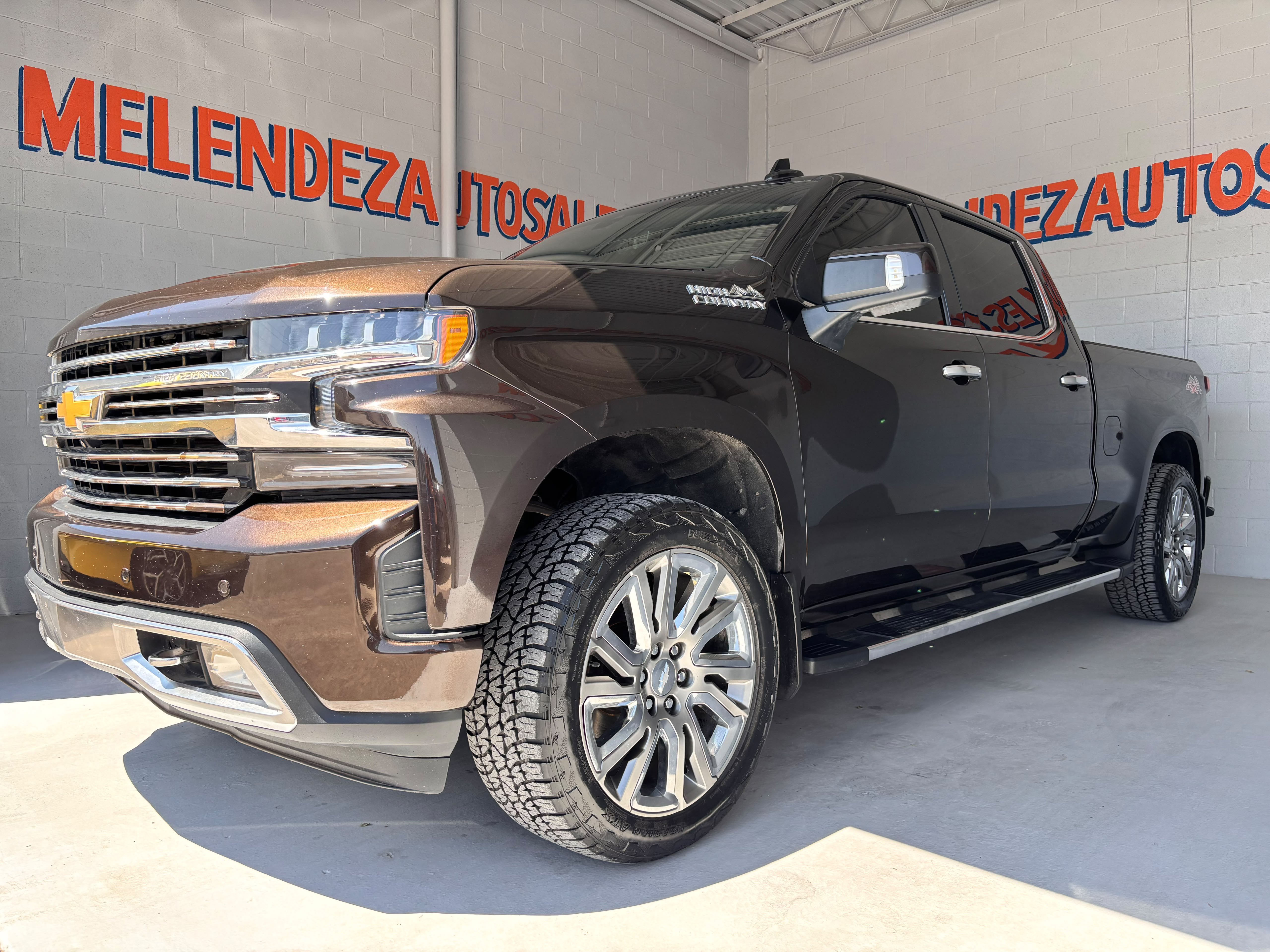Used 2019 Chevrolet Silverado 1500 High Country w/ High Country Premium Package AWD/4WD image 1