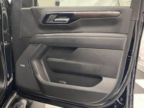 Used 2025 Chevrolet Tahoe Z71 w/ Comfort Package image 21