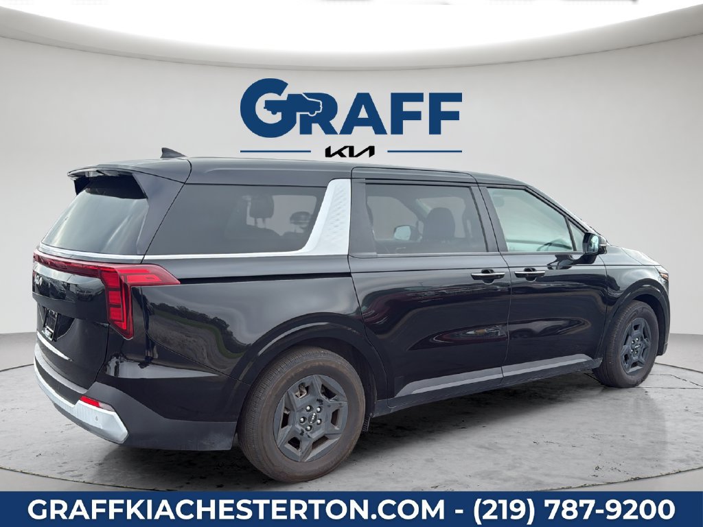 Used 2025 Kia Carnival FWD image 15