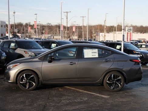 New 2025 Nissan Versa SR w/ Trunk Package image 2