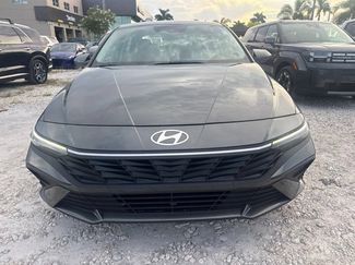 Used 2025 Hyundai Elantra SE FWD video 2