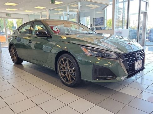 New 2025 Nissan Altima 2.5 SR image 2