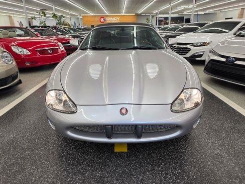 Used 2001 Jaguar XKR Convertible RWD image 3