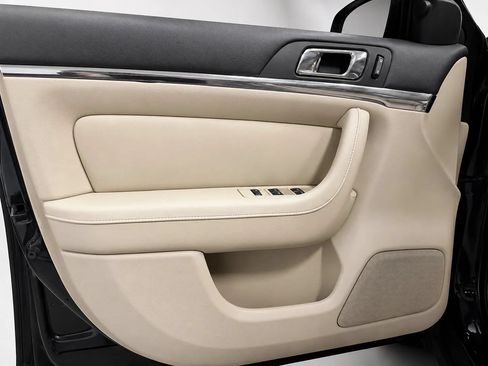 Used 2011 Lincoln MKS FWD image 12
