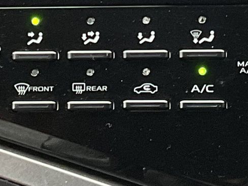 Used 2018 Toyota Camry LE FWD image 15