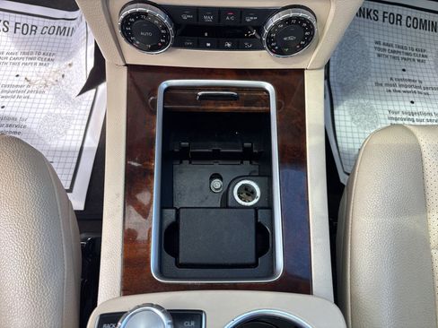Used 2015 Mercedes-Benz GLK 350 4MATIC image 27