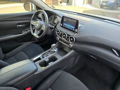 Used 2024 Nissan Sentra SV image 9