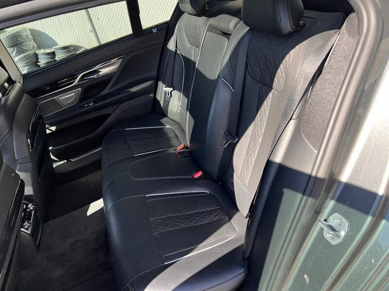 Used 2016 BMW 750i xDrive AWD/4WD image 20