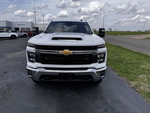 Used 2025 Chevrolet Silverado 2500 LT AWD/4WD image 7