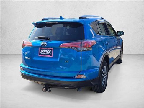 Used 2018 Toyota RAV4 LE image 5