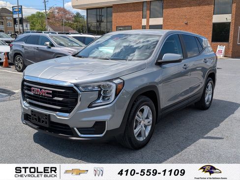 Used 2024 GMC Terrain SLE image 1