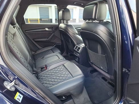 Used 2018 Audi SQ5 Premium Plus w/ Navigation Package image 17