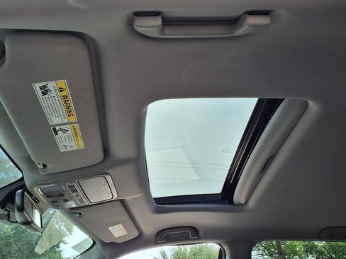 Used 2017 Honda Pilot EX-L image 12