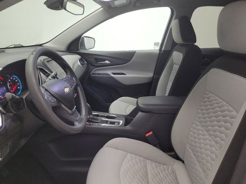 Used 2020 Chevrolet Equinox LT w/ LPO, Chrome Package FWD image 17
