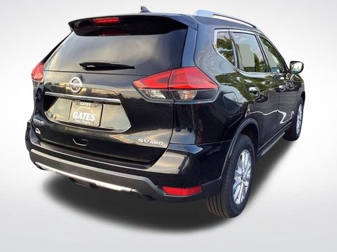 Used 2017 Nissan Rogue SV AWD/4WD image 9