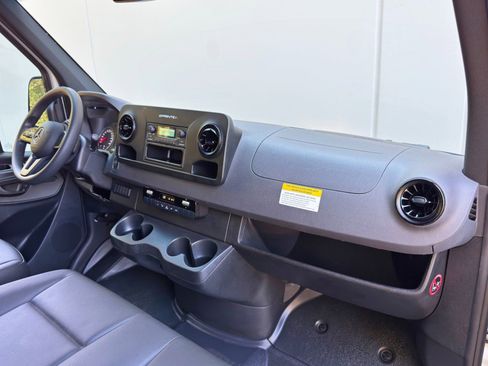 Used 2024 Mercedes-Benz Sprinter 3500 image 13