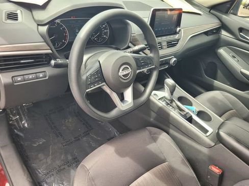 Certified 2025 Nissan Altima 2.5 SV FWD image 12