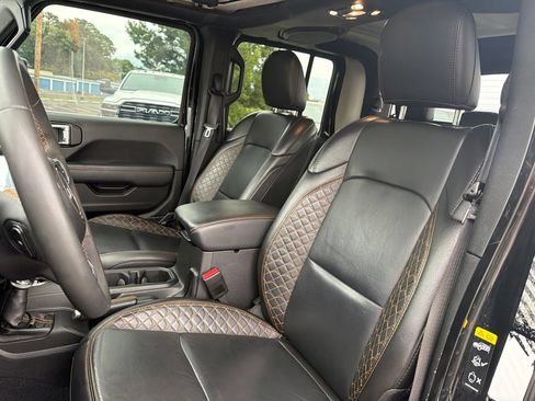 Used 2023 Jeep Gladiator Overland AWD/4WD image 29