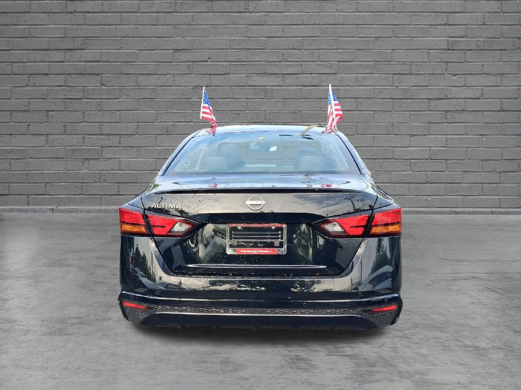 Certified 2024 Nissan Altima 2.5 S FWD image 11