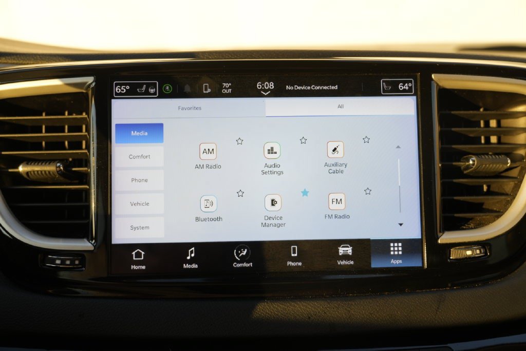 Used 2023 Chrysler Pacifica Touring-L FWD image 50