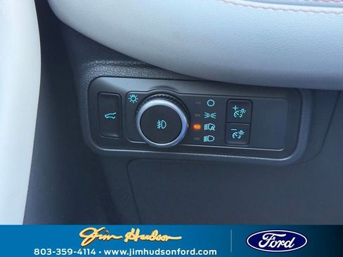 New 2025 Ford Explorer Active w/ Active Comfort Package image 25