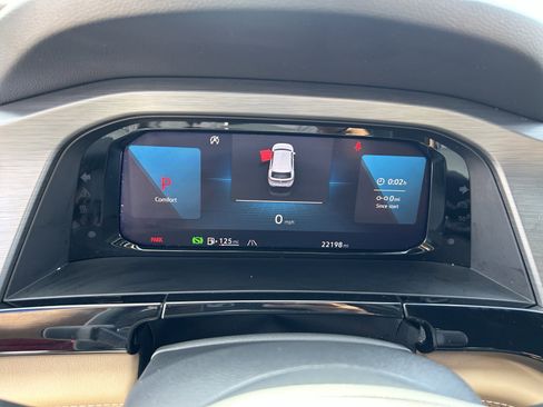 Used 2024 Volkswagen Atlas Cross Sport SE image 13